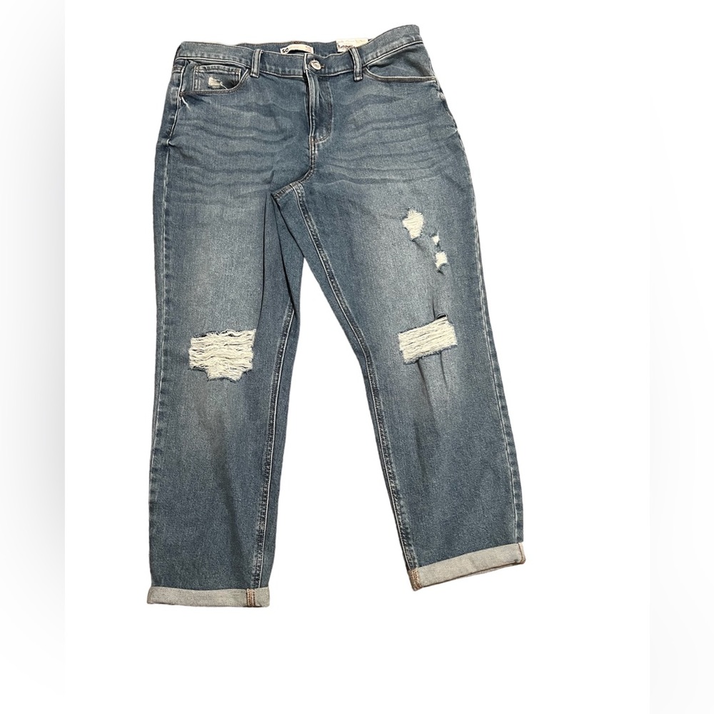 Distressed denim pant